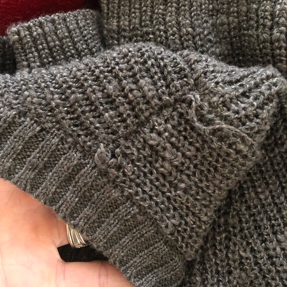 AE bell sleeve sweater - Picture 4 of 5